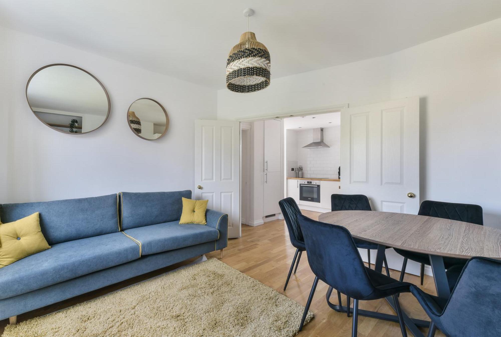 Stylish Modern 2 Bed In *